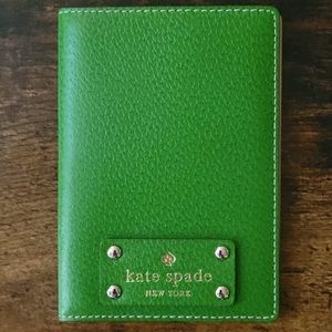 KATE SPADE Wellesley Passport Holder 🌿 Green 🌿